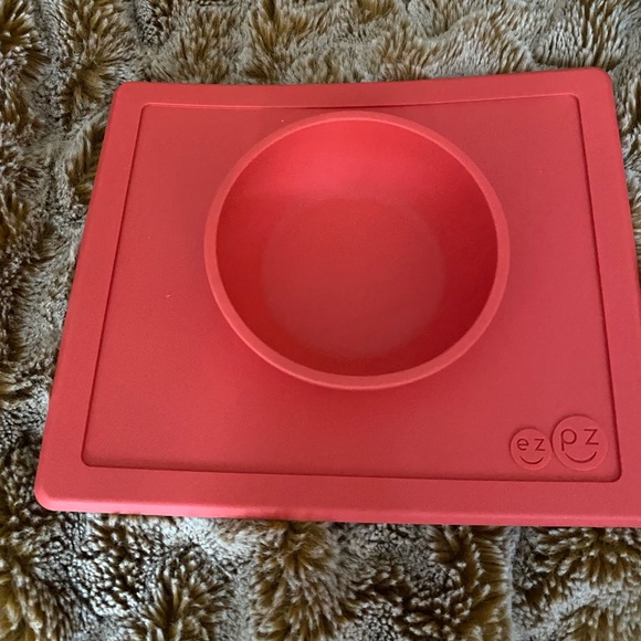 NWOT Happy Bowl by EZ PZ in red - Picture 3 of 3